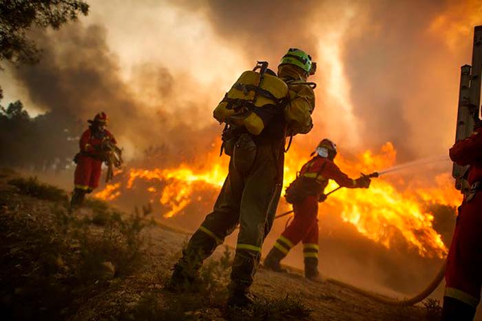 bomberos incendios forestales en regiones árticas portada