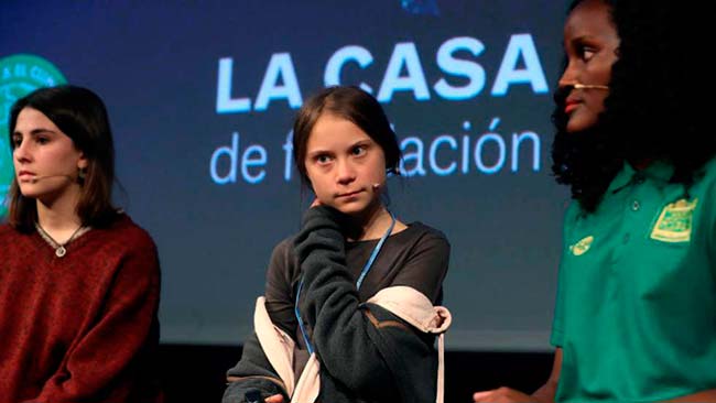 Greta Thunberg y otros activistas en Cumbre del Clima 2019