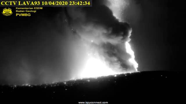 erupcion volcan Krakatoa 2020