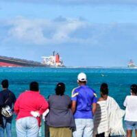 vertido de petroleo en la isla Mauricio Portada