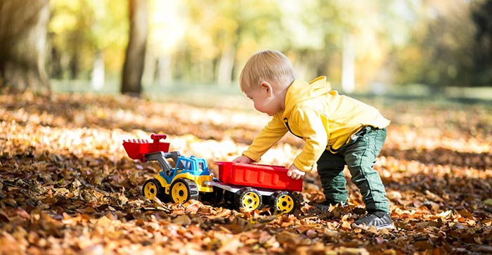 beneficios de jugar al aire libre para los niños portada