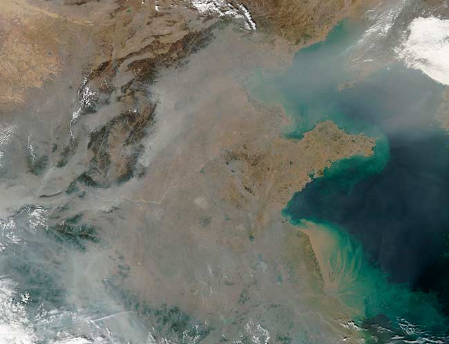 Esquema de la contaminación del aire en Oriente imagen satelite contaminacion
