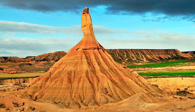 Castildetierra y el Plano detras