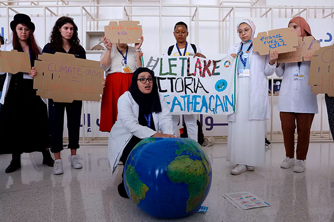 jovenes en la COP28