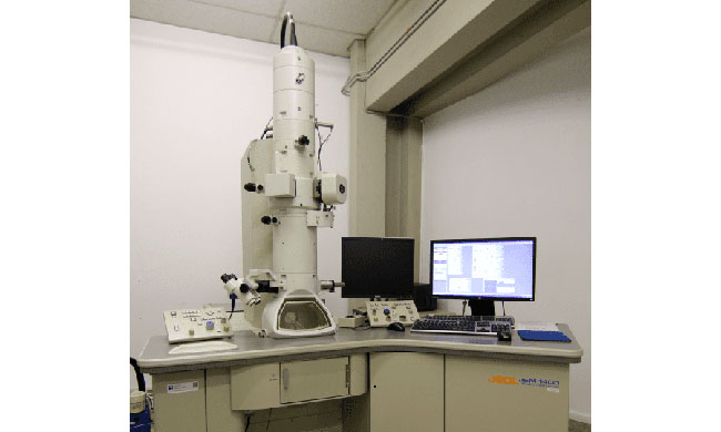 microscopio electrónico de transmisión JEOL JEM-1400