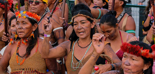 manifestación de indígenas en la COP30