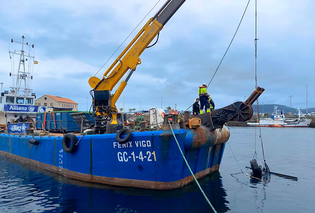 proyecto de limpieza de dársenas del Puerto de Vigo