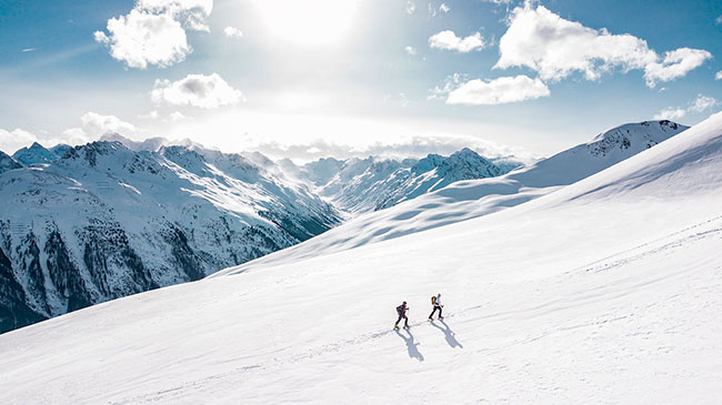 esquí en nieve de montaña