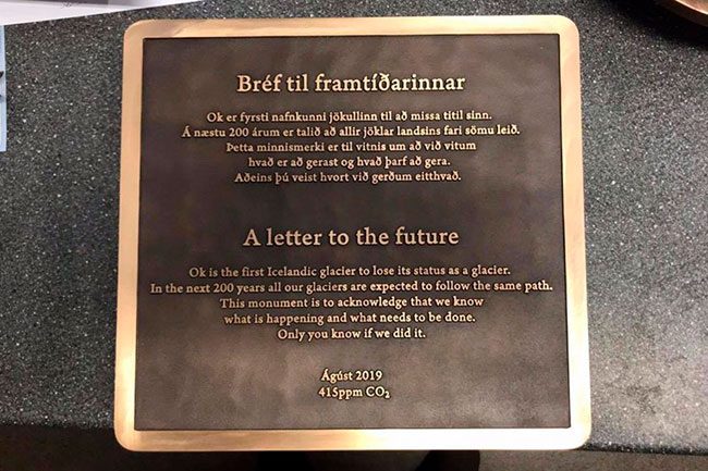 Placa en memoria del glaciar Okjökull de Islandia muerto